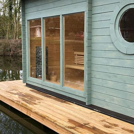 The Kestrel Shepherd Hut, Whitehouse Farm ストウマーケット エクステリア 写真