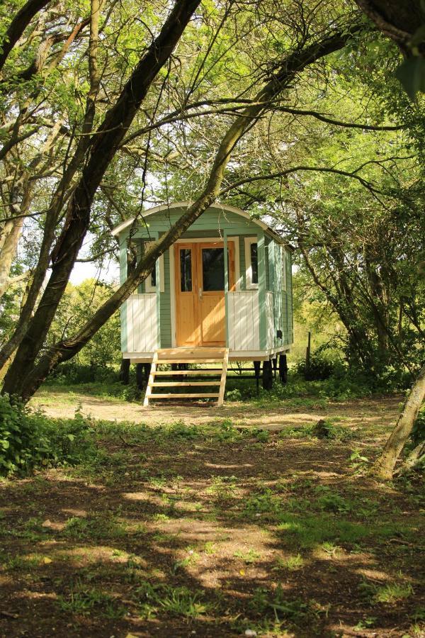 The Kestrel Shepherd Hut, Whitehouse Farm ストウマーケット エクステリア 写真