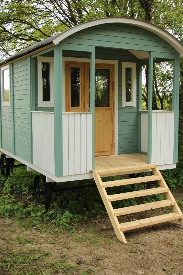 The Kestrel Shepherd Hut, Whitehouse Farm ストウマーケット エクステリア 写真