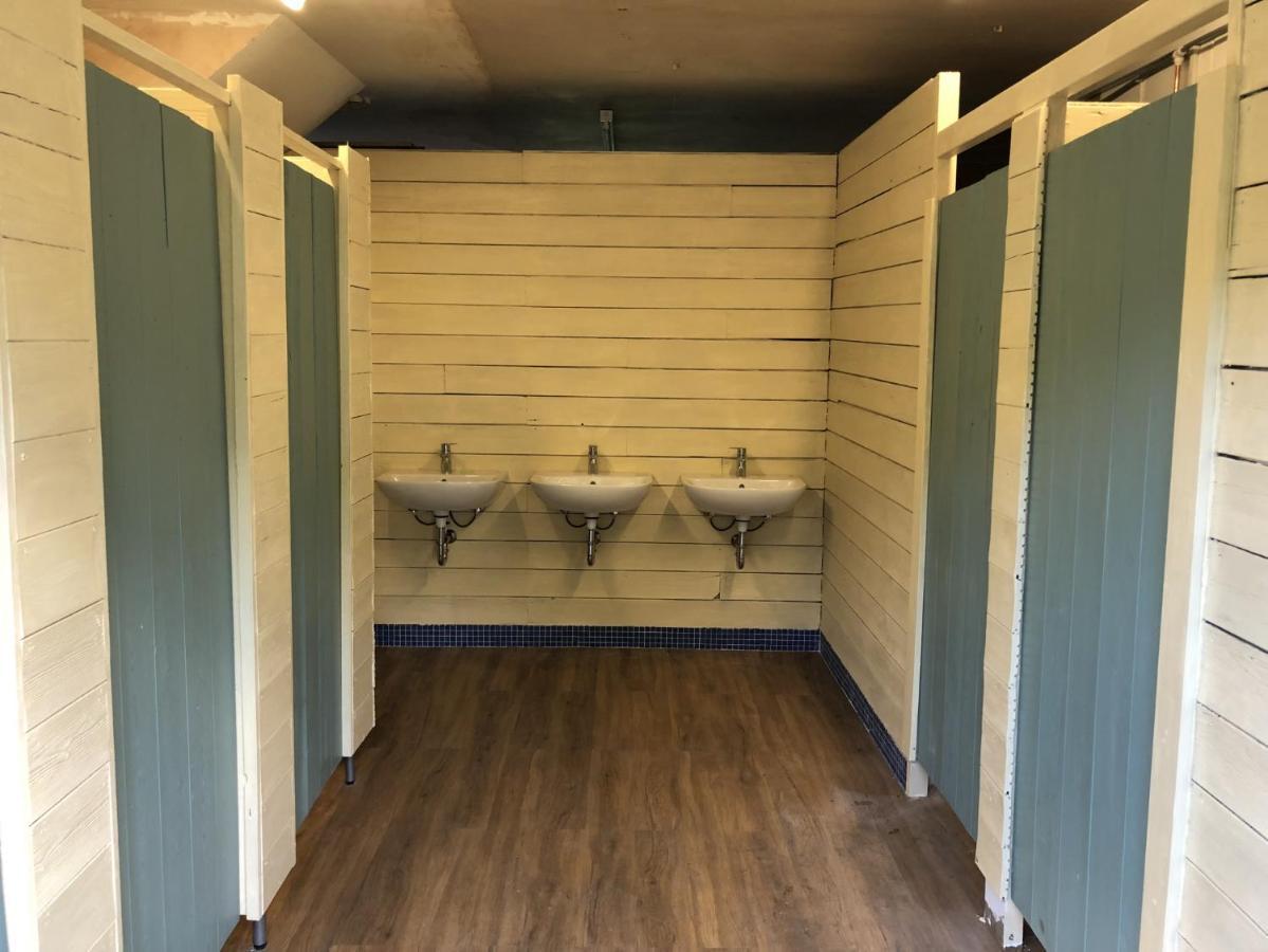The Kestrel Shepherd Hut, Whitehouse Farm ストウマーケット エクステリア 写真